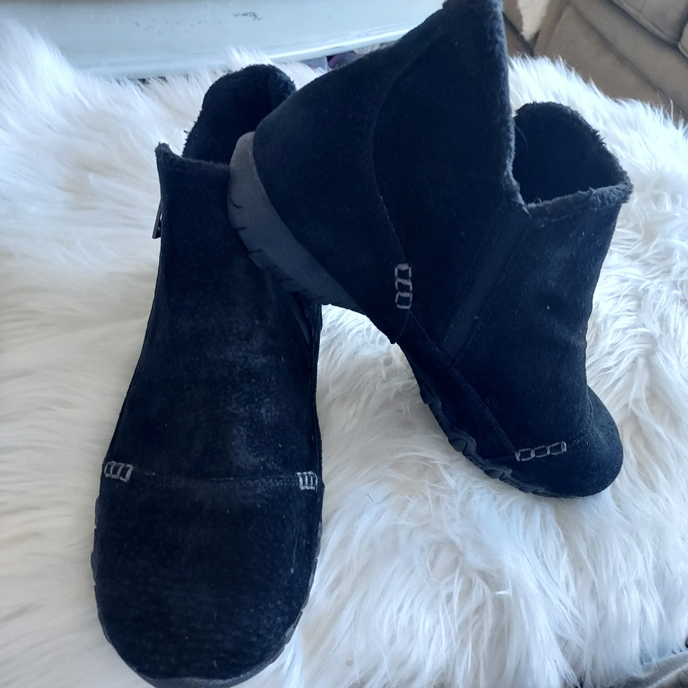 Skechers Suede Relaxed Zip Up Biker Ankle Boots - Womens 11W - BLACK